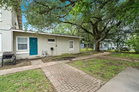 818 3rd Ave N, Texas City, TX 77590