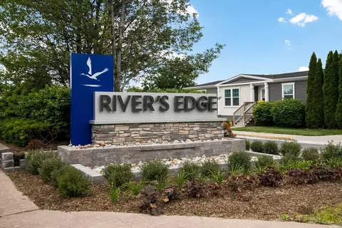 15369 Dominique Dr, Clinton Township, MI 48038