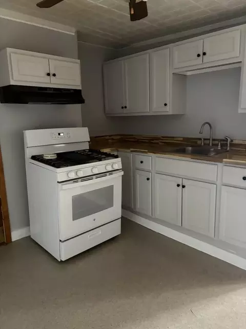 27 Hudson Ave, Green Island, NY 12183