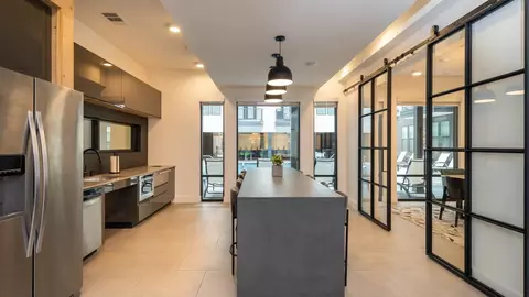 1401 Art Dilly Dr, Austin, TX 78702 photo 24