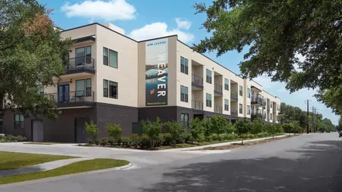 1401 Art Dilly Dr, Austin, TX 78702 photo 3