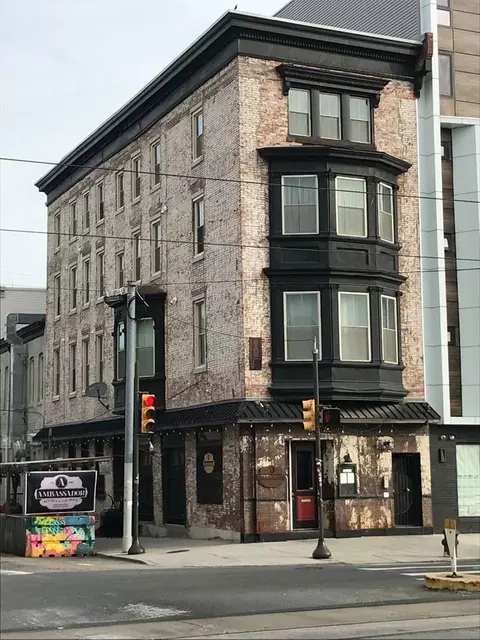 635 W Girard Ave, Philadelphia, PA 19123