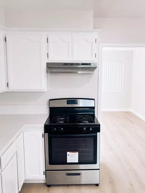 4351 W 142nd St, Hawthorne, CA 90250