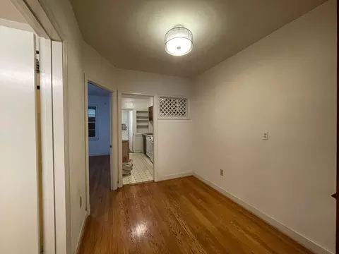 2618 41st St NW, Washington, DC 20007