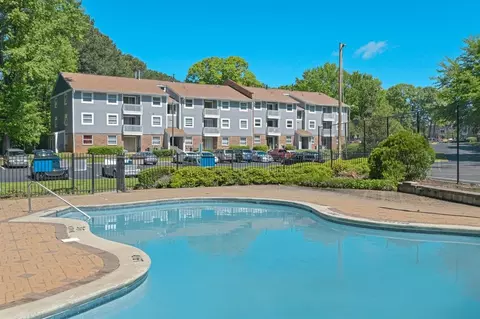 7113 Village Green Dr, Charlotte, NC 28215