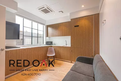 11649 Mayfield Ave, Los Angeles, CA 90049