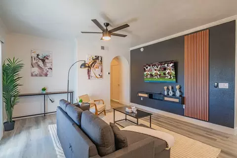 7455 N 95th Ave, Glendale, AZ 85305