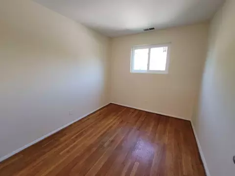 2637 Saint Paul St, Baltimore, MD 21218