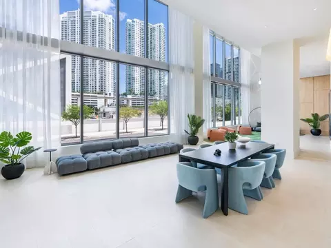 300 SW 2nd Ave, Miami, FL 33130 photo 12