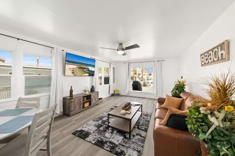 129 Maple Ave, Carlsbad, CA 92008