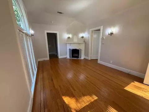 3959 M St, Sacramento, CA 95816