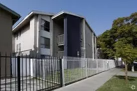 1585 Chestnut Ave, Long Beach, CA 90813
