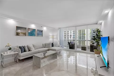 N Bayshore Dr, Miami, FL 33132