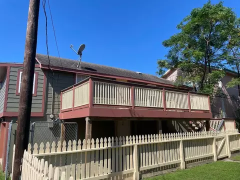 1811 32nd St, Galveston, TX 77550