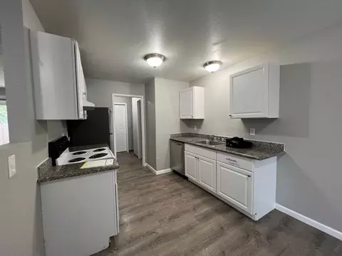 9801 NE Glisan St, Portland, OR 97220