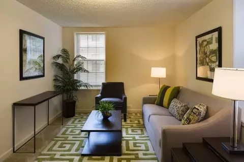351 N Glebe Rd, Arlington, VA 22203