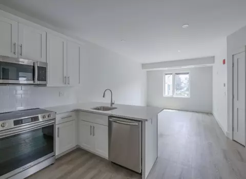 34 Knight St, Providence, RI 02909