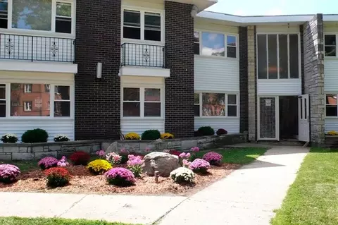 2035 Georgetown Ln, Waukegan, IL 60085