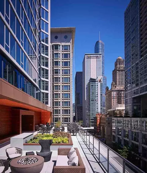 25 W Randolph St, Chicago, IL 60601 photo 3