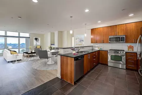 2483 Birch Ave N, Seattle, WA 98109 photo 13