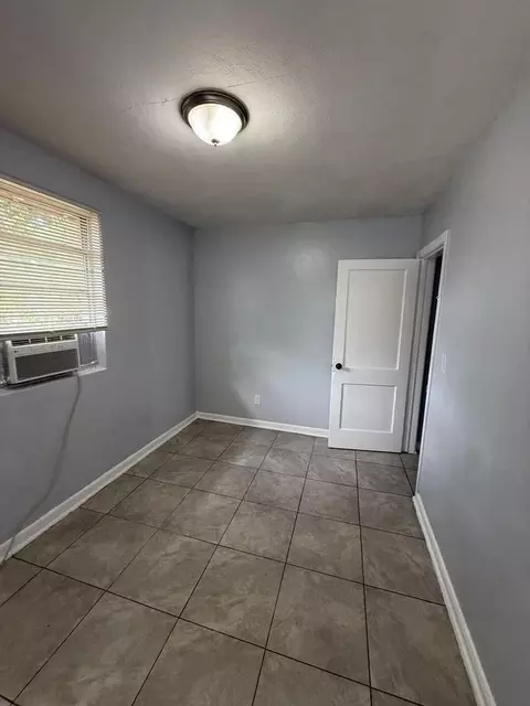 1046 W 8th St, Jacksonville, FL 32209