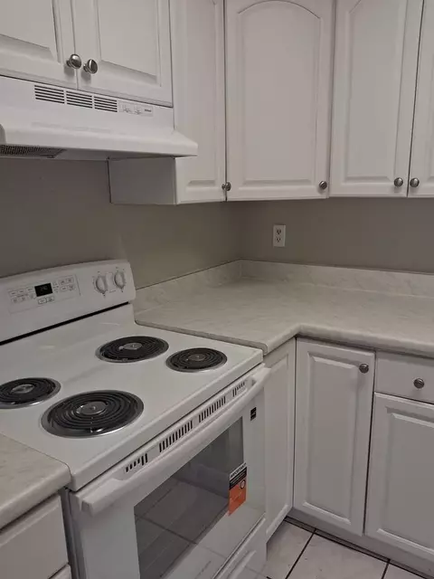 9701 Old Baymeadows Rd, Jacksonville, FL 32256