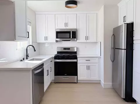 10160 Park Cir E, Cupertino, CA 95014