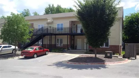 W Piedmont Pl, Fayetteville, AR 72703