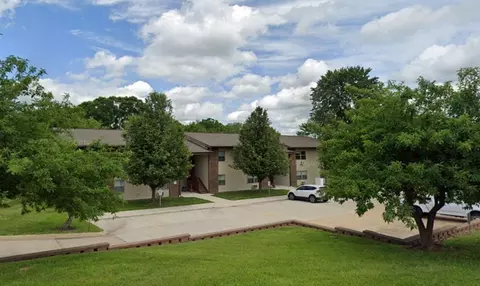 125 Crescent Lake Rd, Saint Clair, MO 63077