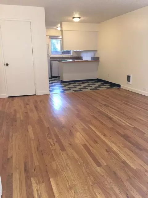 4041 SE Gladstone St, Portland, OR 97202