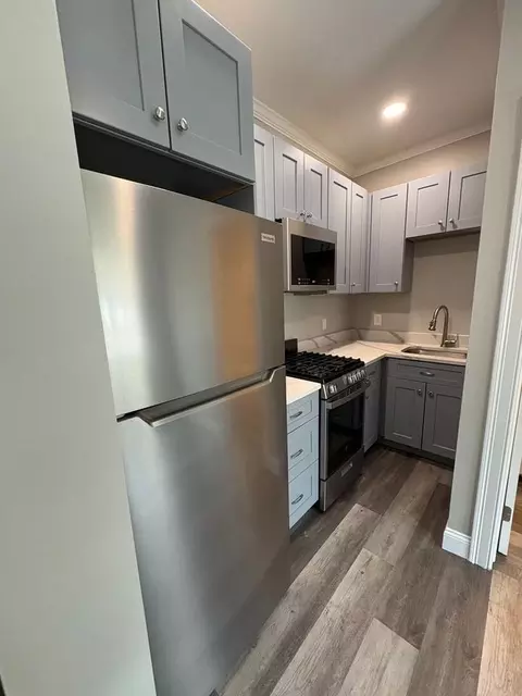 16 Magnolia Ave, Gloucester, MA 01930