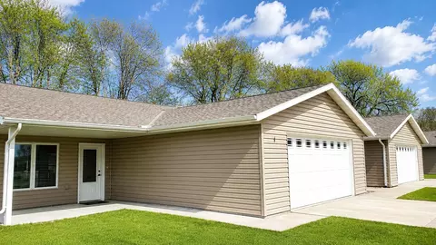 570 W Main St, Cottonwood, MN 56229