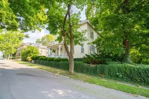 740 W 5th St, Marion, IN 46953