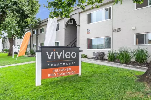9100 Tuolumne Dr, La Riviera, CA 95826