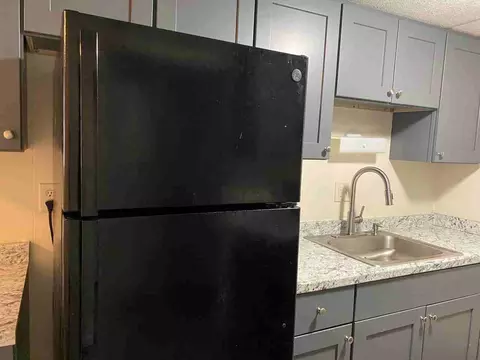 35 Townhouse Rd, Manchester, NH 03103