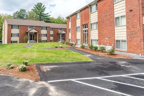 35 Townhouse Rd, Manchester, NH 03103