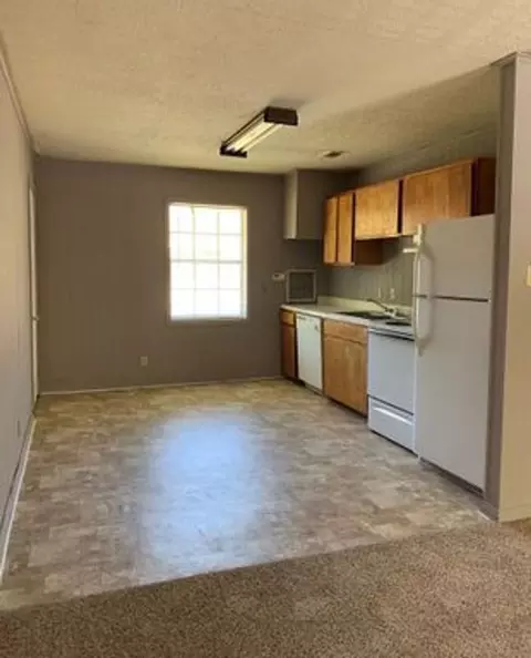429 Wilson Ave E, Thomasville, AL 36784
