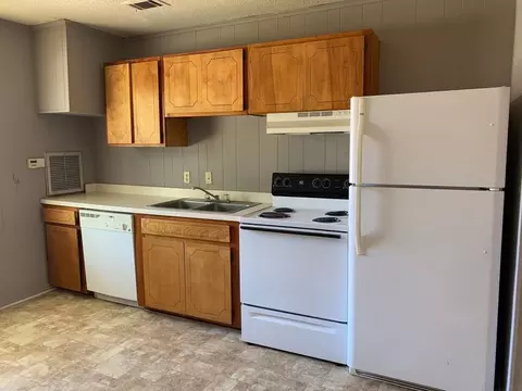 429 Wilson Ave E, Thomasville, AL 36784