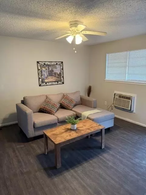 7410 Quaker Ave, Lubbock, TX 79424