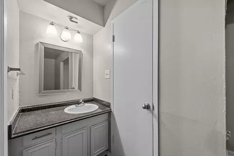 2604 Manor Rd, Austin, TX 78722 photo 8