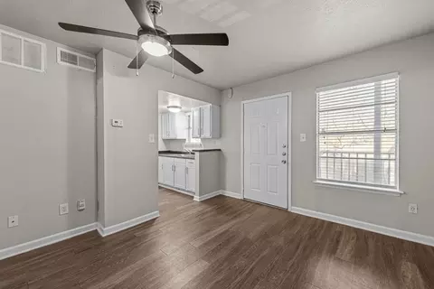 2604 Manor Rd, Austin, TX 78722 photo 4