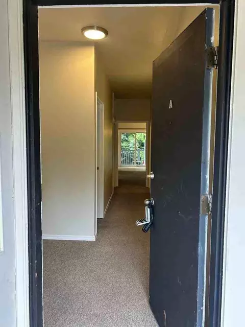 3638 Meridian Ave N, Seattle, WA 98103