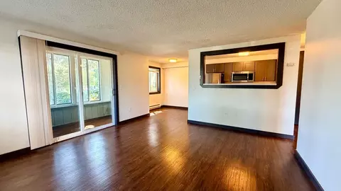 730 N 85th St, Seattle, WA 98103