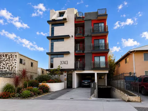 3743 Midvale Ave, Los Angeles, CA 90034