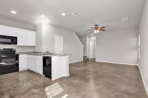 9426 Apple Ridge Ln #BLDG 3, San Antonio, TX 78239
