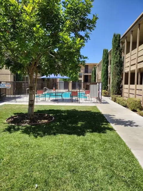 8715 Magnolia Ave, Riverside, CA 92503