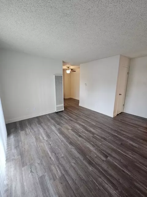 4918 N 9th St, Fresno, CA 93726