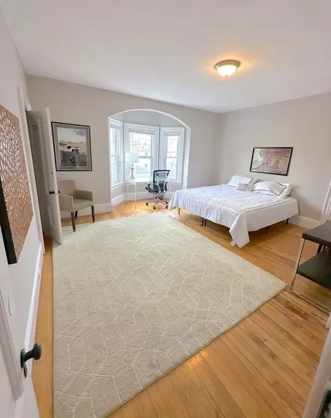 184 Ash St, Waltham, MA 02453