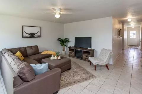 4251 Grandview Ave, Des Moines, IA 50317
