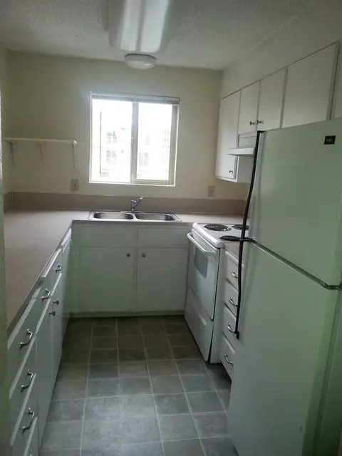 1360 Alder St, Eugene, OR 97401 photo 5